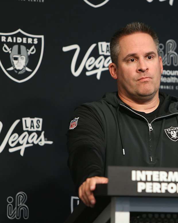 Josh McDaniels-2